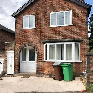 Immaculate 3-bed House In Holiday home