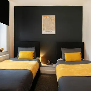 Spacious 2 Bedroom - 5 Mins From Qmc, Universities And Centre! Apartment