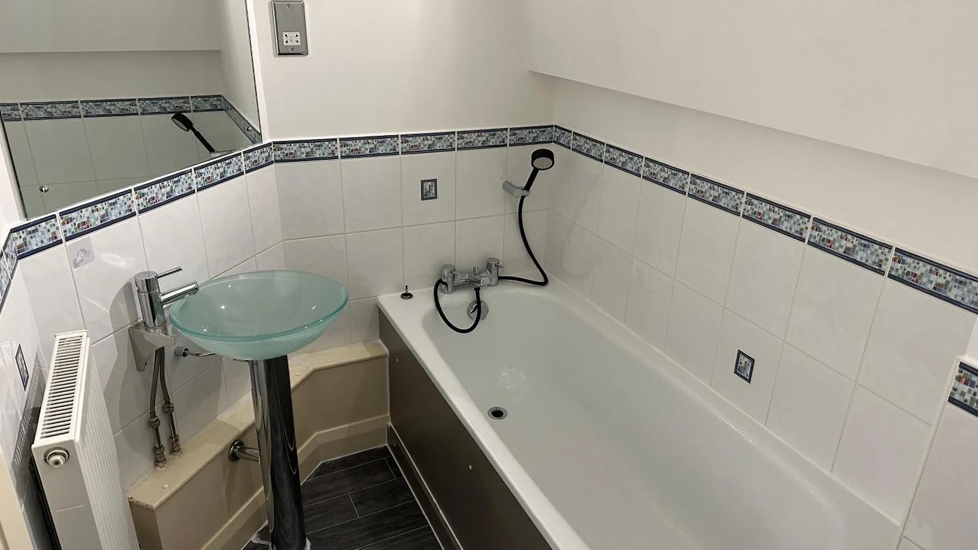 City Centre 3 Bedrooms Apartment With Parking Nottingham